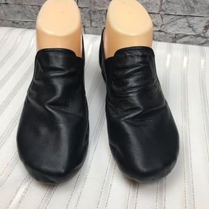 AMERICAN BALLET THEATER Slip On Dance Shoe Size 6